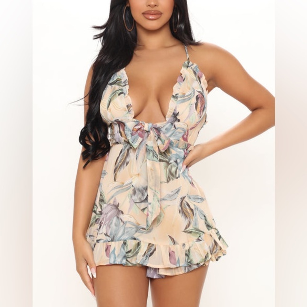 Fashion Nova FLORAL ROMPER